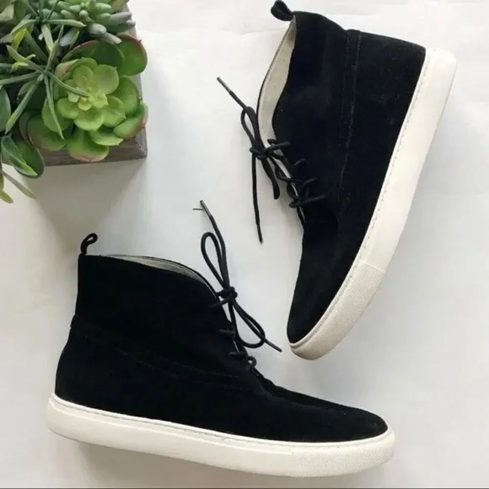 Kenneth Cole Black Suede Leather Ankle Booties size 8